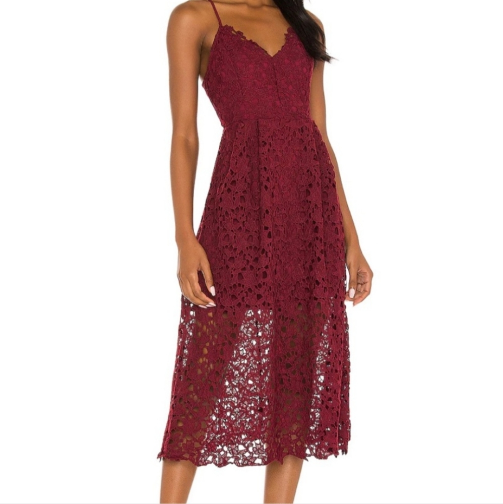 ASTR Midi Lace Dress - perfect for fall weddings 🍂